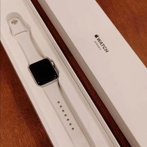 Apple Watch Series 3 38mm Aluminum